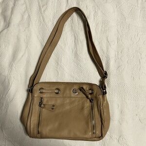 Great American Soft Tan Leather 3 Pocket Purse snap close and adjustable straps